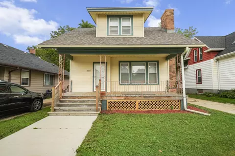 2037 Carter, Racine, WI 53402