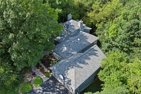 822 Knollwood, Waukesha, WI 53188