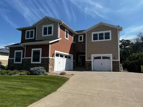 1070 Charles, Onalaska, WI 54650