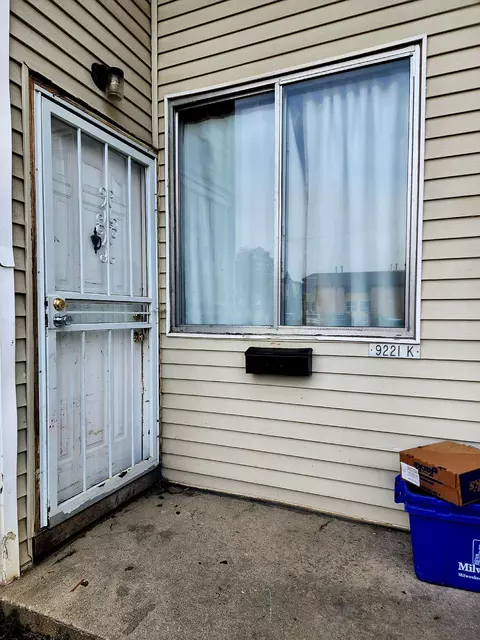 9221 W Allyn #K, Milwaukee, WI 53224
