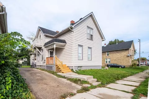 1832 Saint Clair, Racine, WI 53402