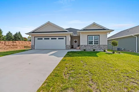 1909 Creekwood, Manitowoc, WI 54220