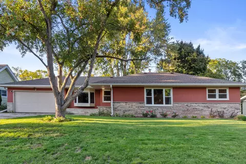 n74w7158 Walnut, Cedarburg, WI 53012