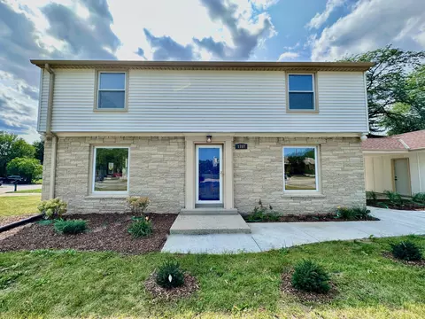 1707 N 116th, Wauwatosa, WI 53226