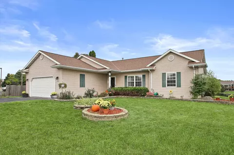 7931 N Tichigan, Waterford, WI 53185
