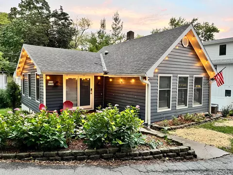 w298n2788 Locust, Delafield, WI 53072