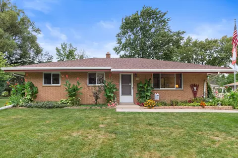 3238 W Bottsford, Greenfield, WI 53221