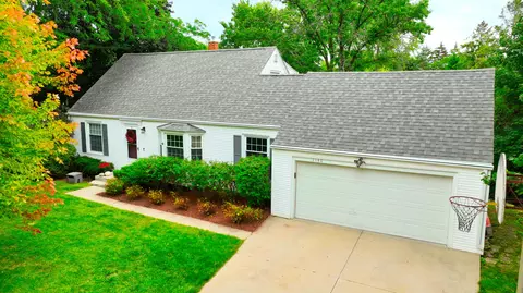 1140 Forest, Brookfield, WI 53005