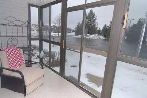 231 Oconomowoc #101, Oconomowoc, WI 53066