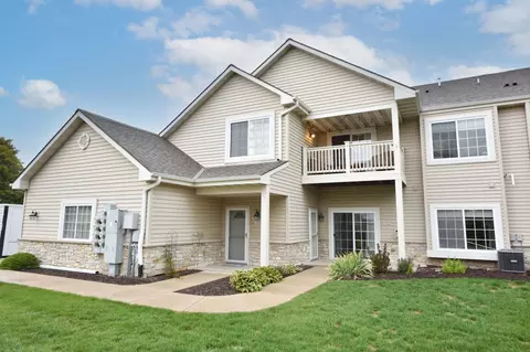 21864 N Weather Edge #E, Lannon, WI 53046