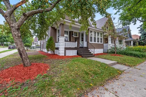2702 S Burrell, Milwaukee, WI 53207