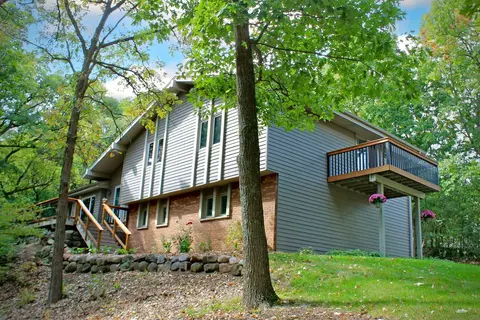 715 Lochtyn, Wales, WI 53183