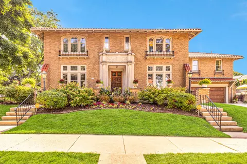 2723 Edgewood, Milwaukee, WI 53211