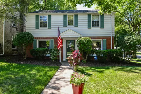 9227 Ridge, Wauwatosa, WI 53226