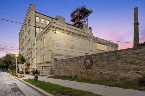 904 E Pearson #404, Milwaukee, WI 53202