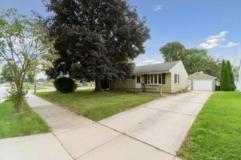 1145 4th, Grafton, WI 53024