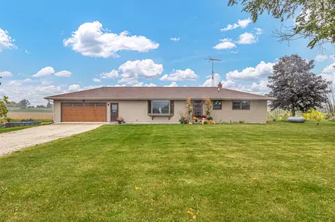 n820 Plymouth Trail, New Holstein, WI 53061