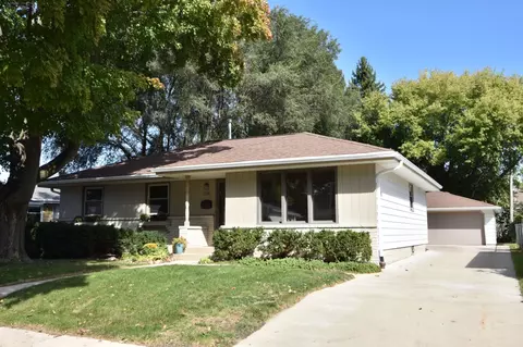 7291 W Cody, Milwaukee, WI 53223
