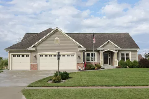 1328 Orchard Vw, Mukwonago, WI 53149