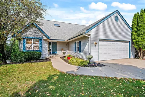 1278 Swallow, Waukesha, WI 53189