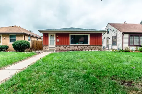 2233 S 107th, West Allis, WI 53227