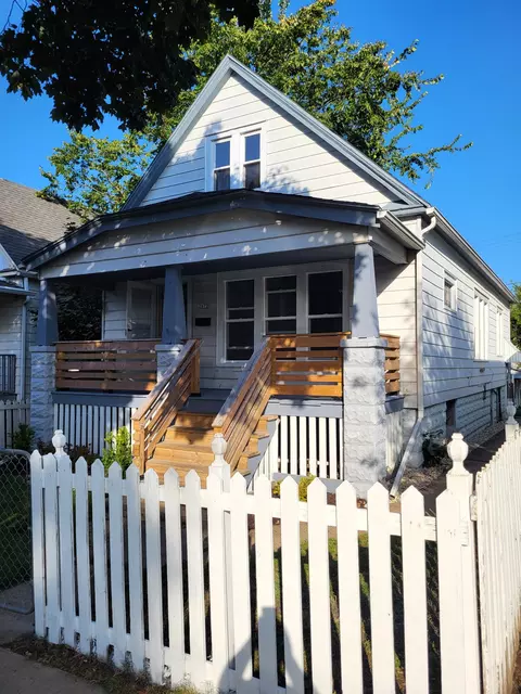 2672 S 8th, Milwaukee, WI 53215