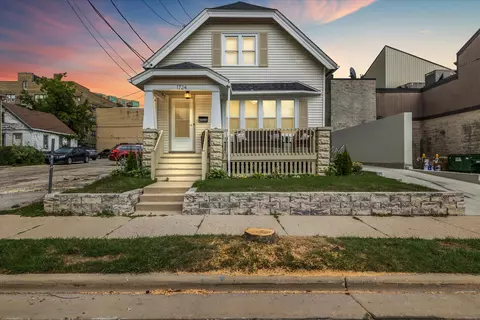 1724 N Warren, Milwaukee, WI 53202
