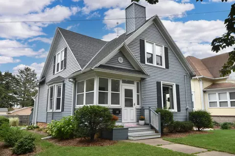 216 S Perkins, Burlington, WI 53105