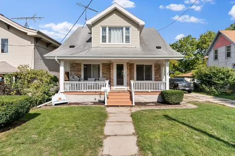 435 W Kilbourn, West Bend, WI 53095