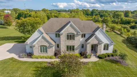 s60w23853 Coyote, Waukesha, WI 53189