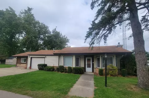 3704 N Channel, Delavan, WI 53115
