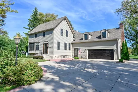 10324 N Sunnycrest, Mequon, WI 53092