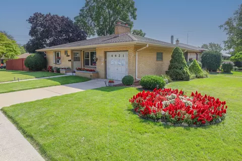 4421 Blue Riv, Racine, WI 53405