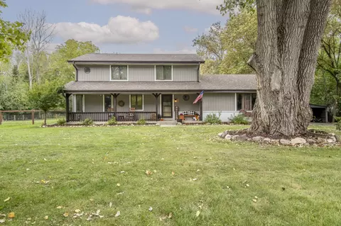 w276n1637 Spring Crk, Pewaukee, WI 53072