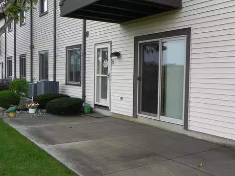 7220 Mariner #5, Mount Pleasant, WI 53406