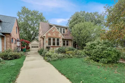 4209 N Ardmore, Shorewood, WI 53211