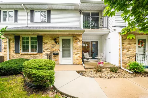 8630 30th #103, Kenosha, WI 53142