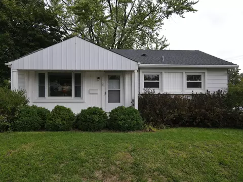 109 Marshall, Pewaukee, WI 53072