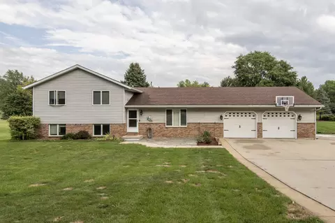 n5968 Lyons Road, Spring Prairie, WI 53105