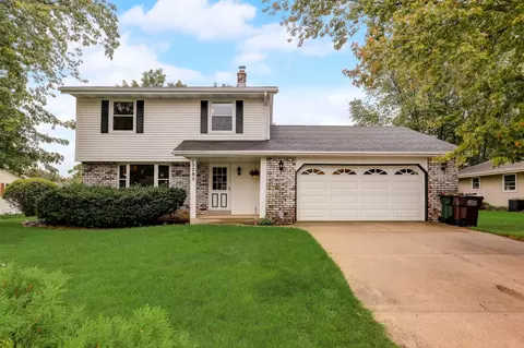 15285 W Elmont, New Berlin, WI 53151