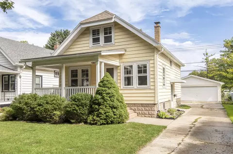 687 S Oak Park, Milwaukee, WI 53214