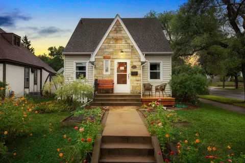 2302 Market, La Crosse, WI 54601