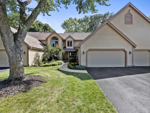 18675 St Andrew #B, Brookfield, WI 53045