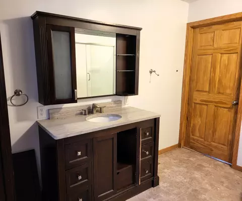 1027 Farnham, Columbus, WI 53925