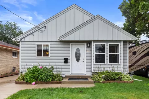 2031 E Howard, Saint Francis, WI 53235