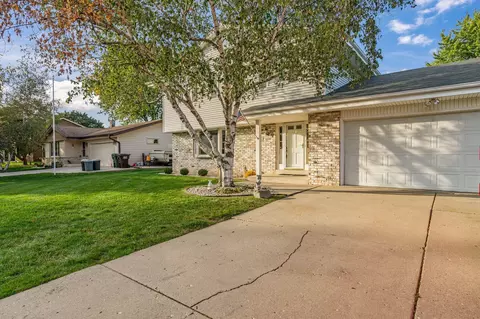 15290 W Glenora, New Berlin, WI 53151
