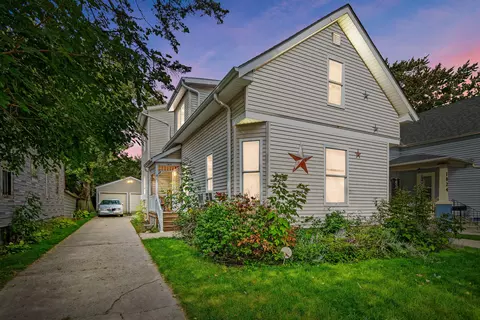 1820 Lasalle, Racine, WI 53402