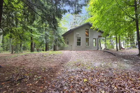 n3157 County Road K, Waukechon, WI 54166