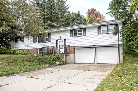 232 W Paradise, West Bend, WI 53095