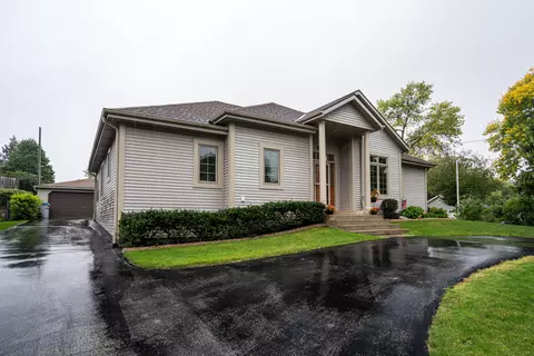 2269 W Mangold, Milwaukee, WI 53221